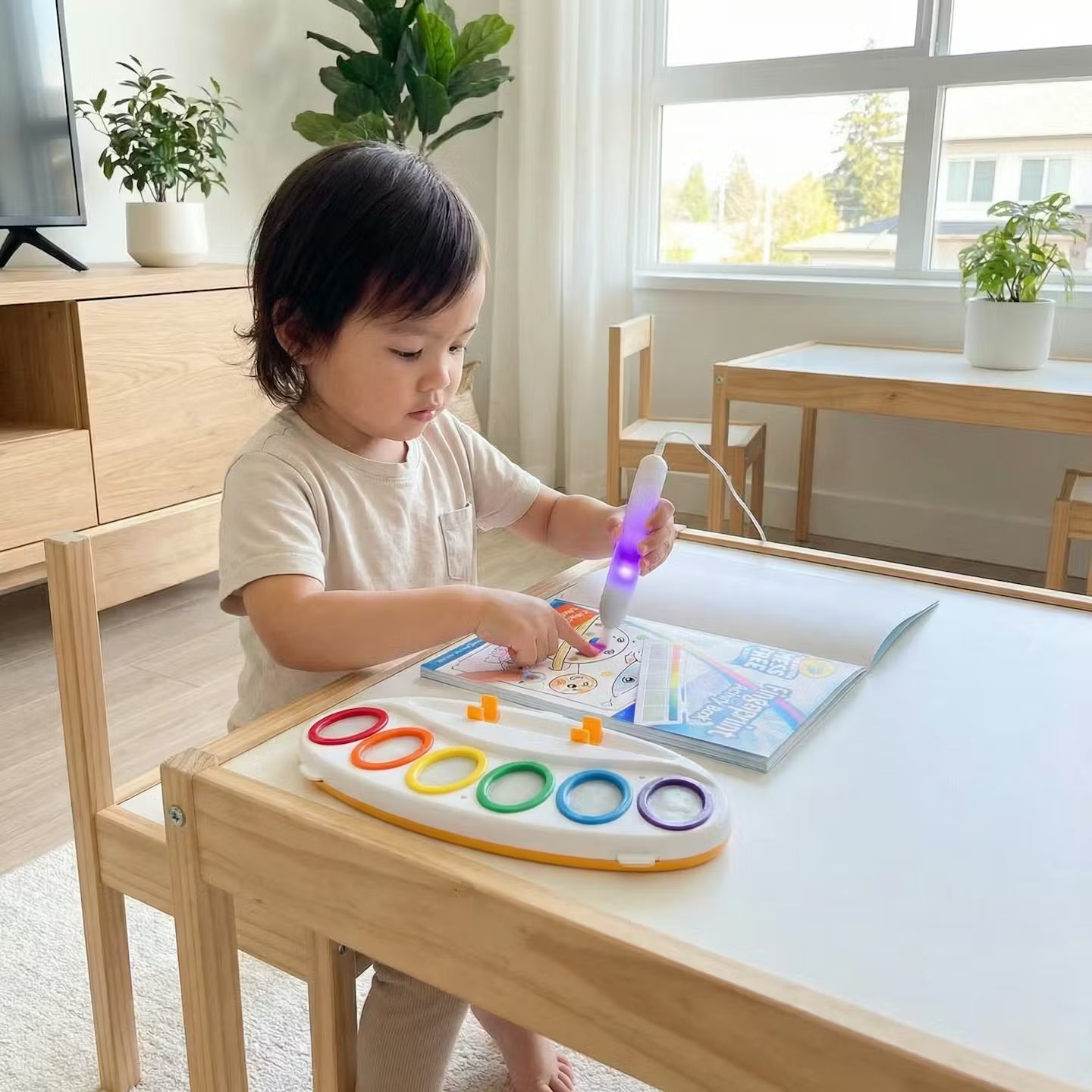 Magic Light Mess-Free Kids Painting Set
